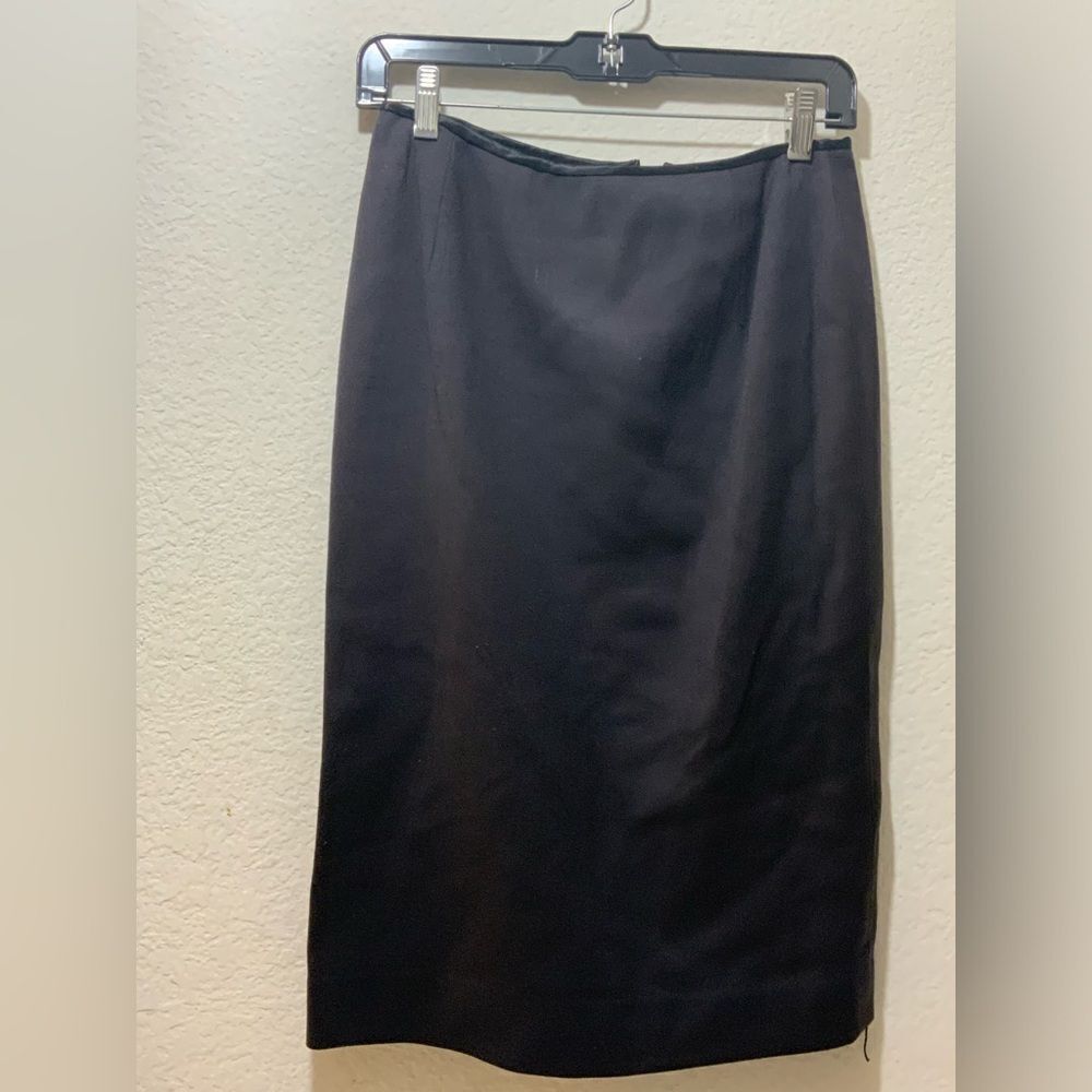 DONNAKARAN New York 100% wool skirt